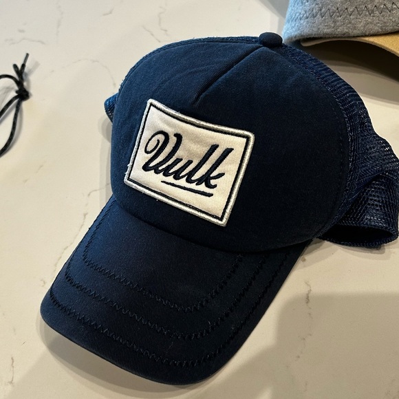 Vulk Hat OS - Picture 1 of 3